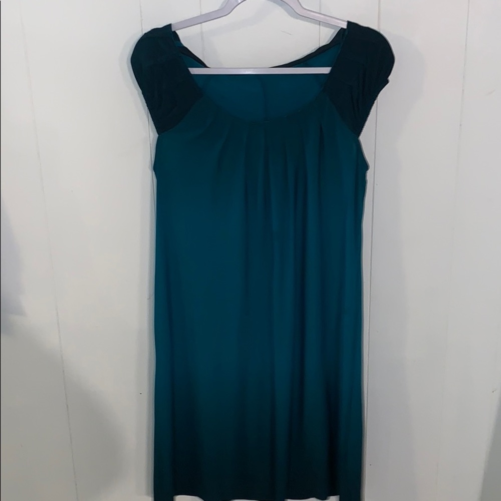 Size M dress